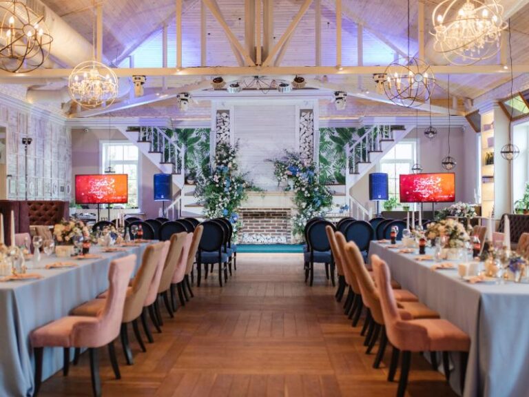 Plan Your Big Day at a Beautiful Wedding Reception Site Near Novi, MI